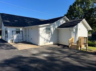 335 N Oakland Ave #B, Statesville, NC 28677