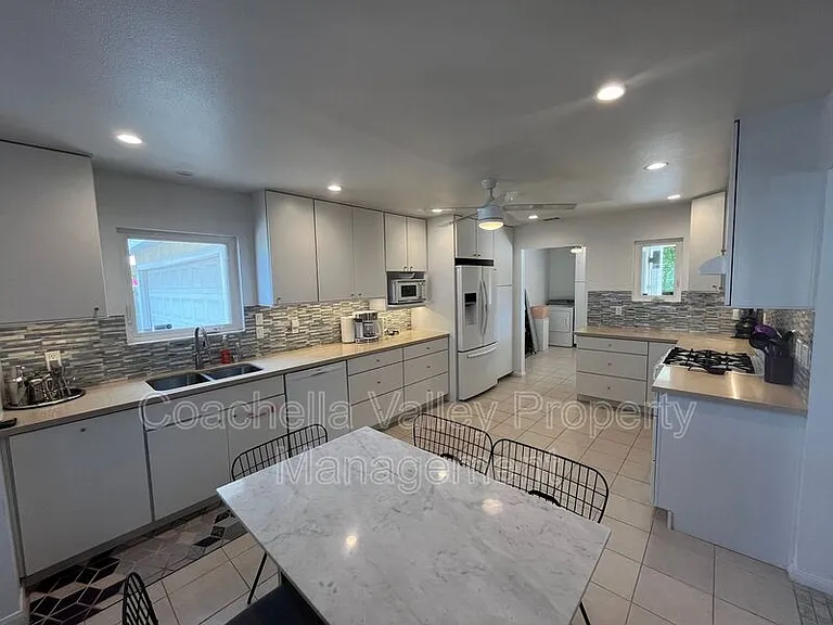 2960 N Cypress Rd — Photo 38