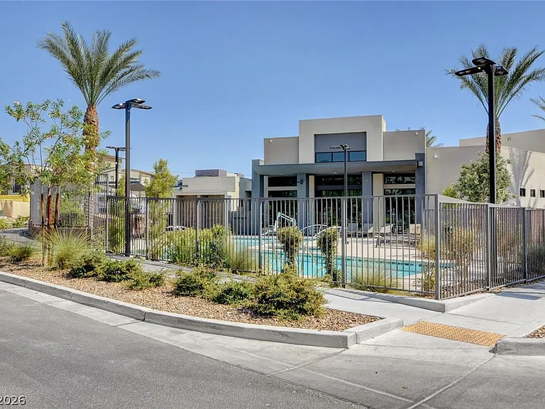 11401 Gravitation Dr — Photo 68