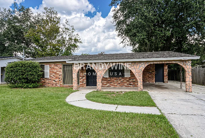 3 bed, 2.0 bath, 1762 sqft, $1,943 — Photo 2