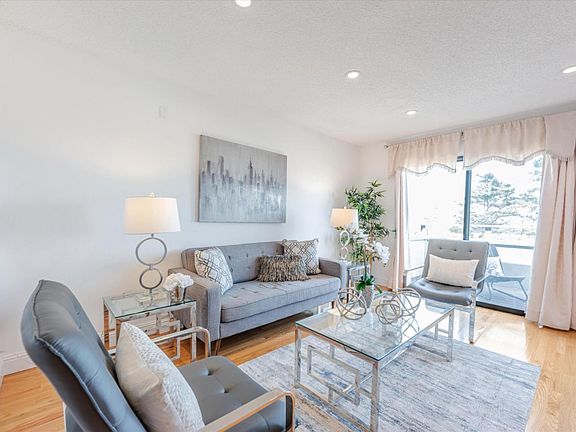 4th image of 314 Innisfree Cir #77