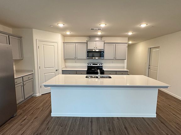 5th image of 7046 Wren Ave