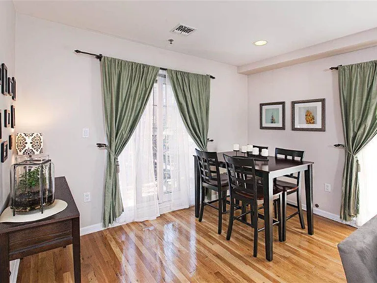 200 Jackson St #3 — Photo 4