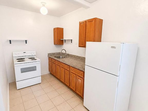 2nd image of 2555 Virginia St APT 206