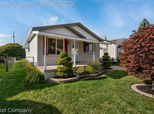 20214 Macel St, Roseville, MI 48066
