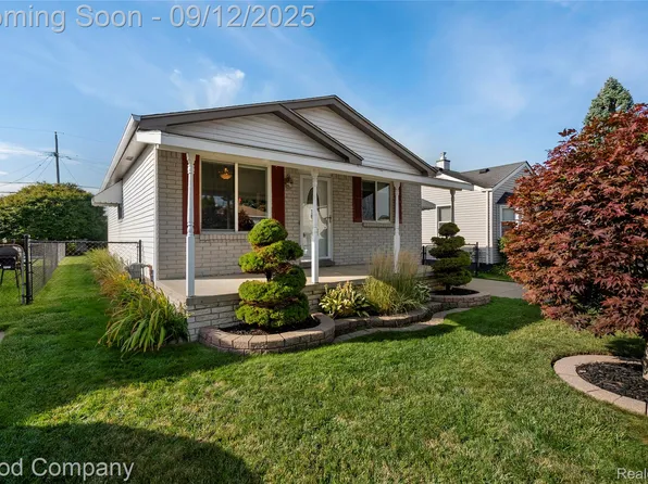 20214 Macel St, Roseville, MI 48066