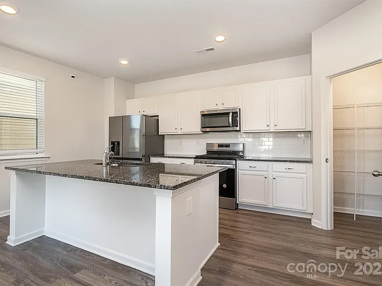 3034 Eastcott Ave — Photo 21