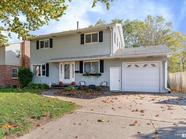 2408 31st St, Moline, IL 61265