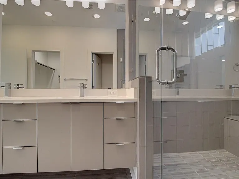 2310 N Carroll Ave #105 — Photo 14