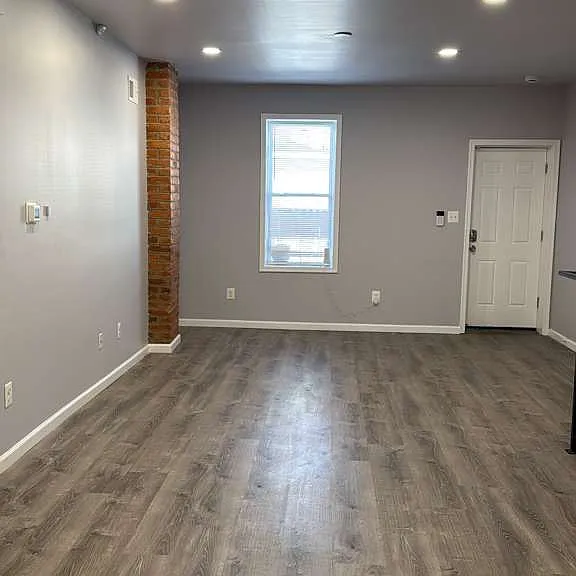 576 E Herman St — Photo 14