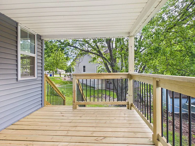 1206 Foxridge Dr — Photo 40