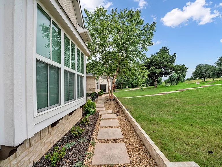 471 Stone Canyon Dr — Photo 4