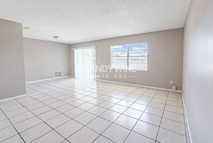 6433 Sardina Blvd — Photo 4