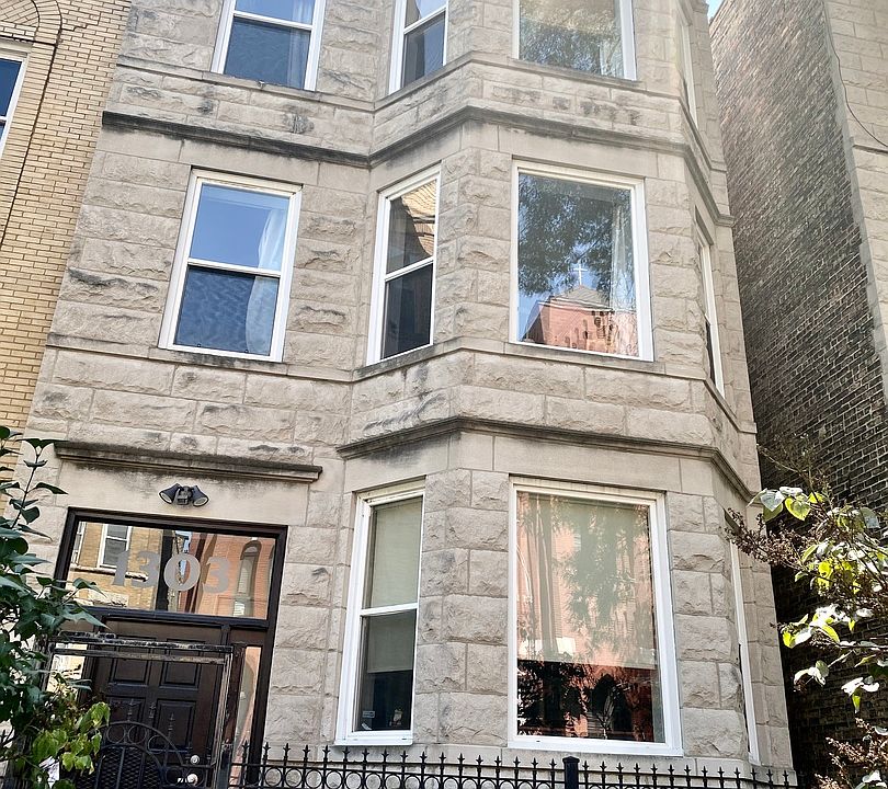1st image of 1303 N Artesian Ave #3