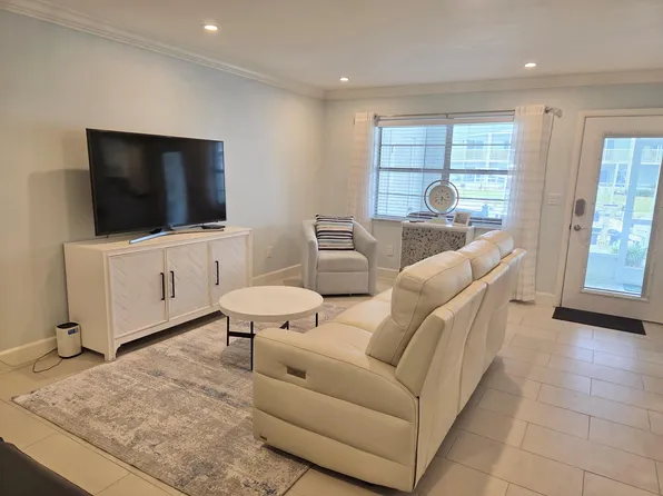 110 Shore Ct APT 112B, North Palm Beach, FL 33408