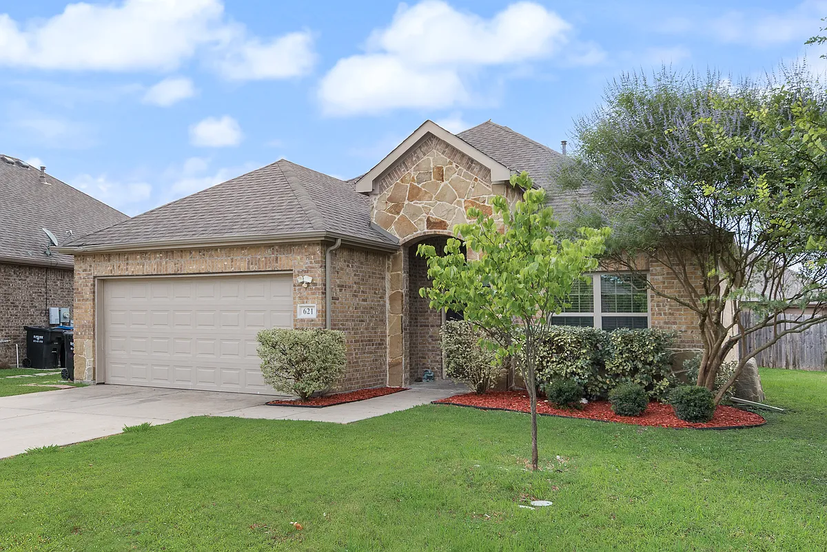 Building Photo - 621 Dogwood Dr