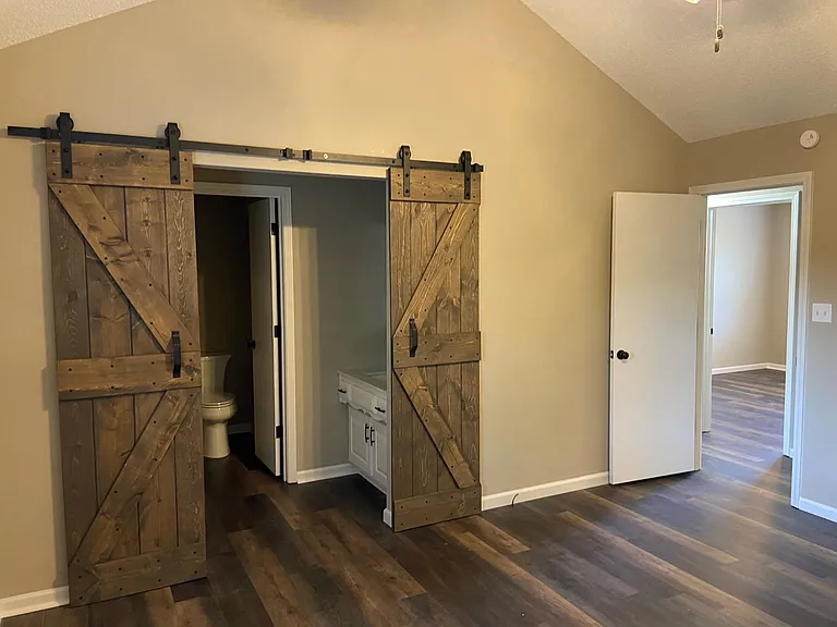 1725 NE Patterson Dr — Photo 12