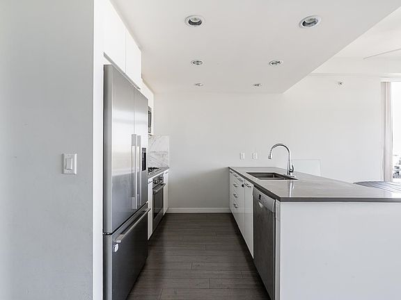 3rd image of 3281 E Kent Ave N #1108