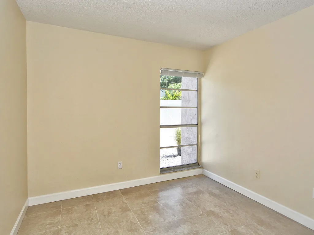 1250 2nd Street - 203 — Photo 2