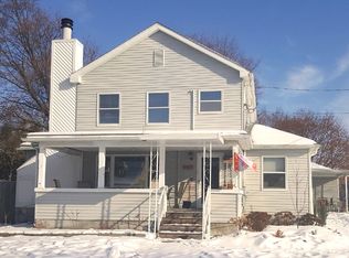 225 S Clinton St, Stockbridge, MI 49285