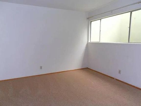 4th image of 212 Marietta Dr