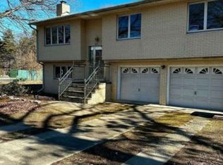 283 Commack Rd, Deer Park, NY 11729