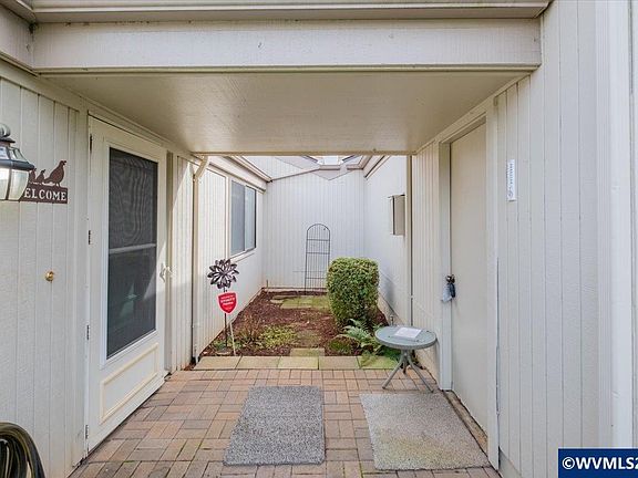 3rd image of 6680 Continental Cir SE