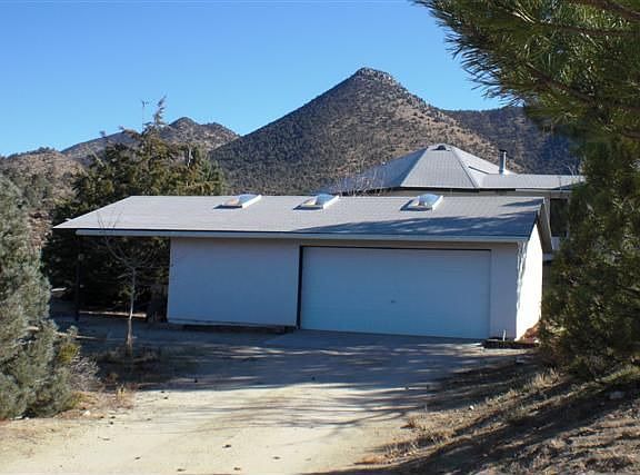 Garage & carport