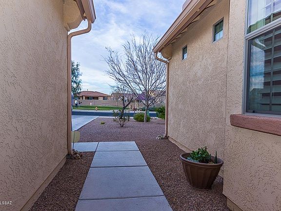 2nd image of 731 W Camino Sorpresa