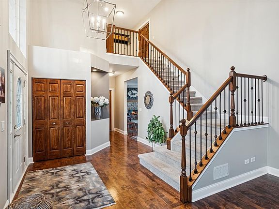 3rd image of 11823 Wolf Creek Ln