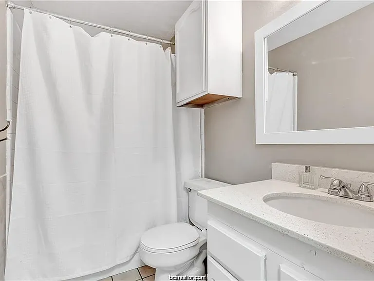 703 Wellesley Ct #A — Photo 12