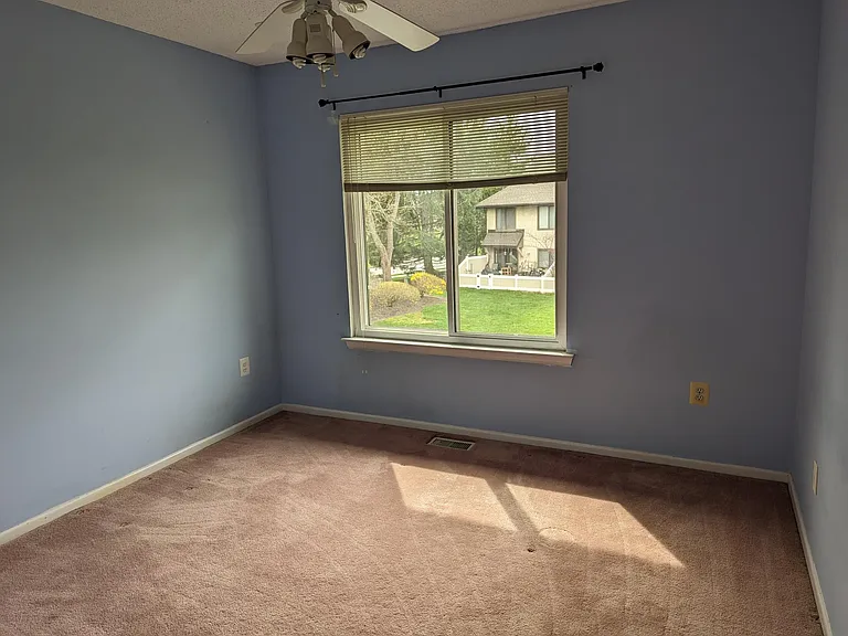 220 Hampshire Dr #220 — Photo 21