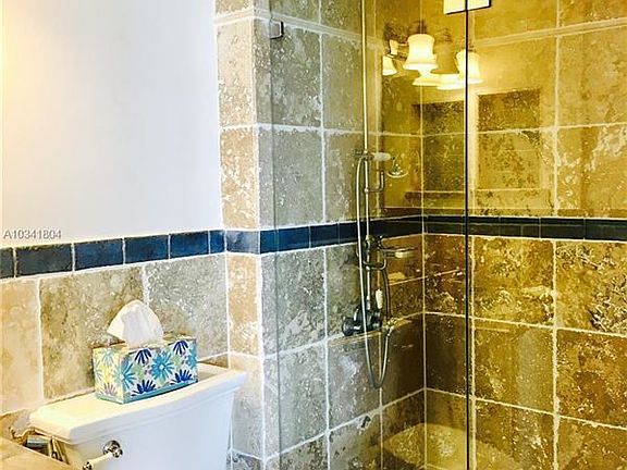 5th image of 100 Bayview Dr APT 201
