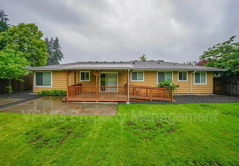 5404 NE 45th St — Photo 38