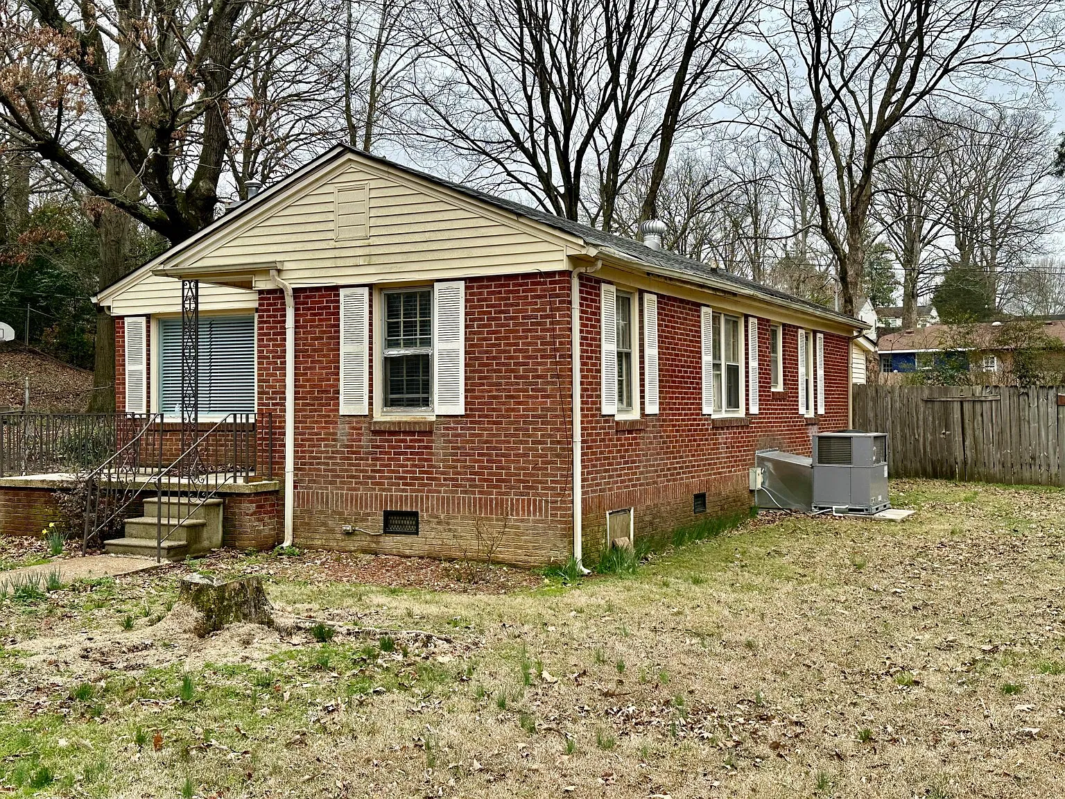 3 bed, 988 sqft, $1,250 — Photo 3