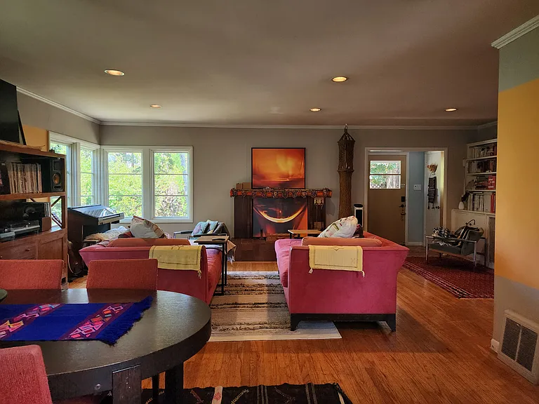 Laurel Pl — Photo 5