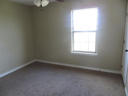 3rd image of 602 Basswood Dr #906