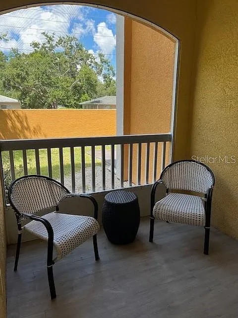 2 bed, 2.0 bath, 925 sqft, $2,200 — Photo 3