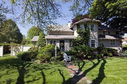 Charming Arts & Crafts Victorian