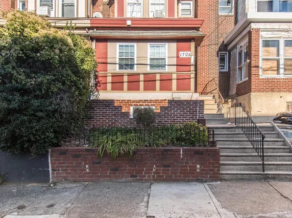 1705 Bridge St, Philadelphia, PA 19124