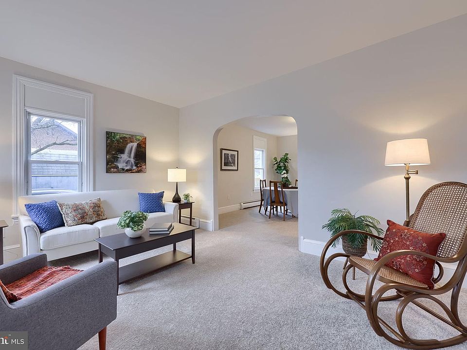 1st image of 131 Pear St