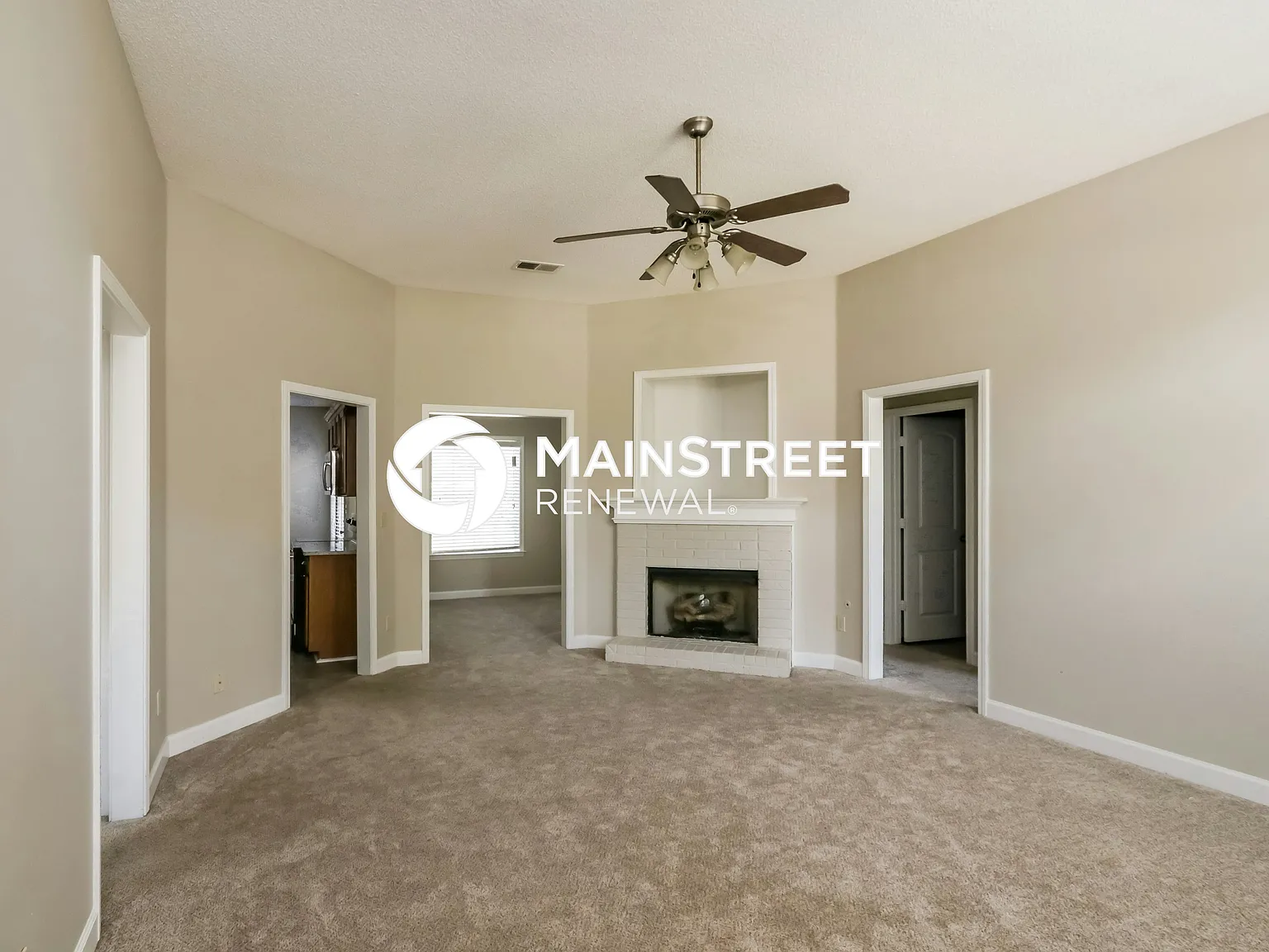 1121 Casentino St — Photo 3