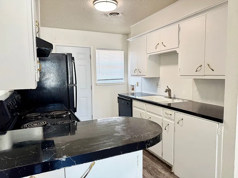 500 Stinson St #54 — Photo 4