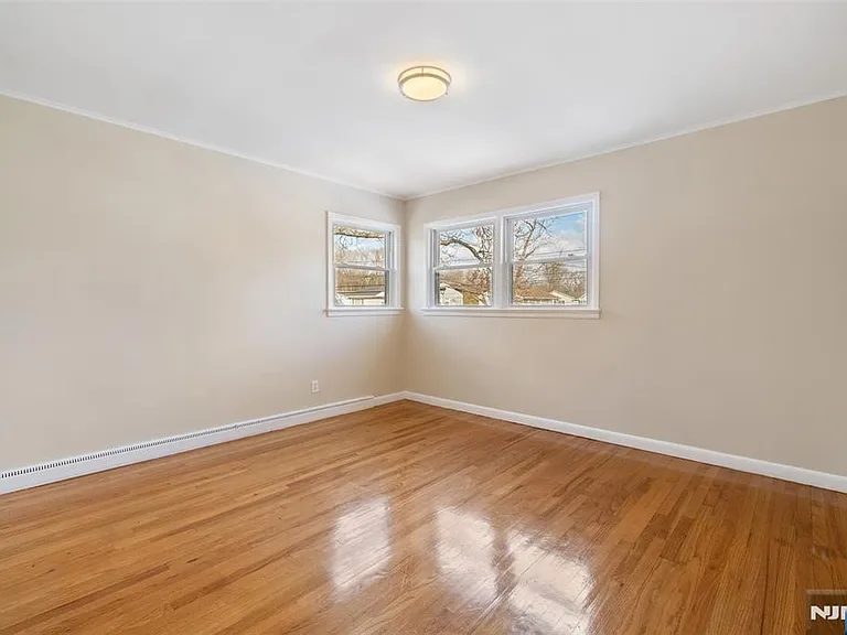 75 Cypress Rd — Photo 13
