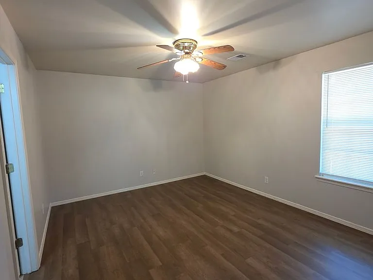 106 Willow Creek Dr — Photo 17