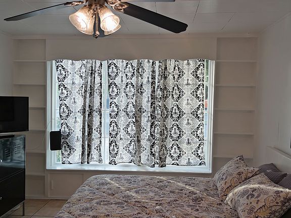 5th image of 10420 S Buford Ave #1