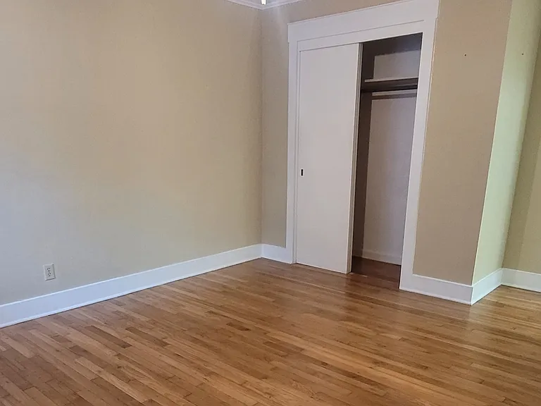 1624 E Gonzalez St — Photo 10