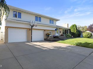 711 13th St W, Williston, ND 58801