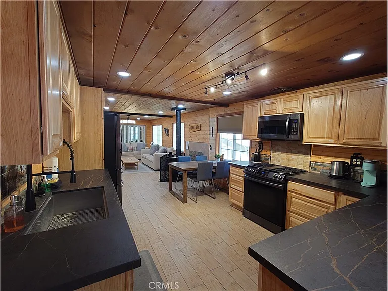 787 Georgia St — Photo 13