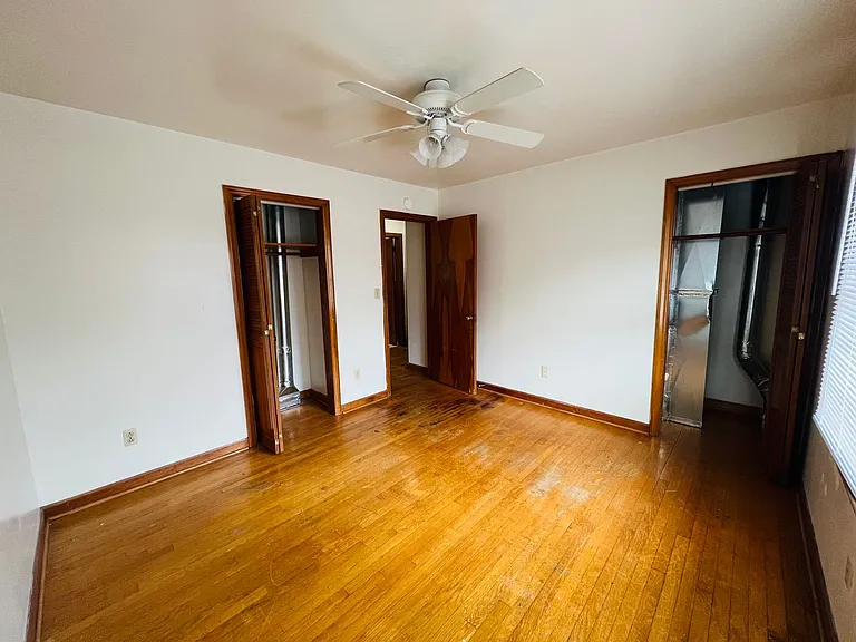 2 Bedroom, 1 Bath Apartment — Photo 53